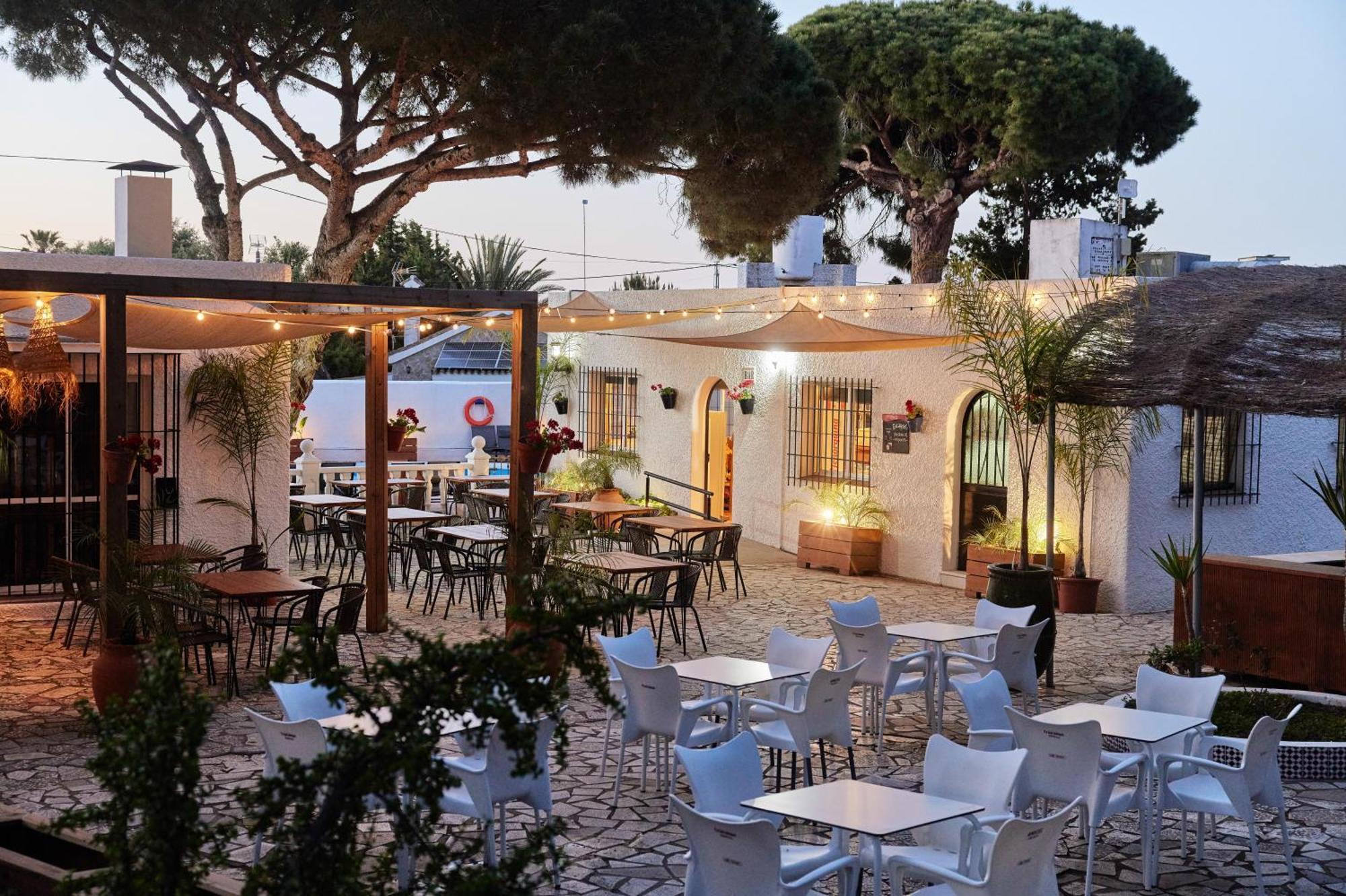 Hotel Taiga Conil Conil De La Frontera Exterior foto
